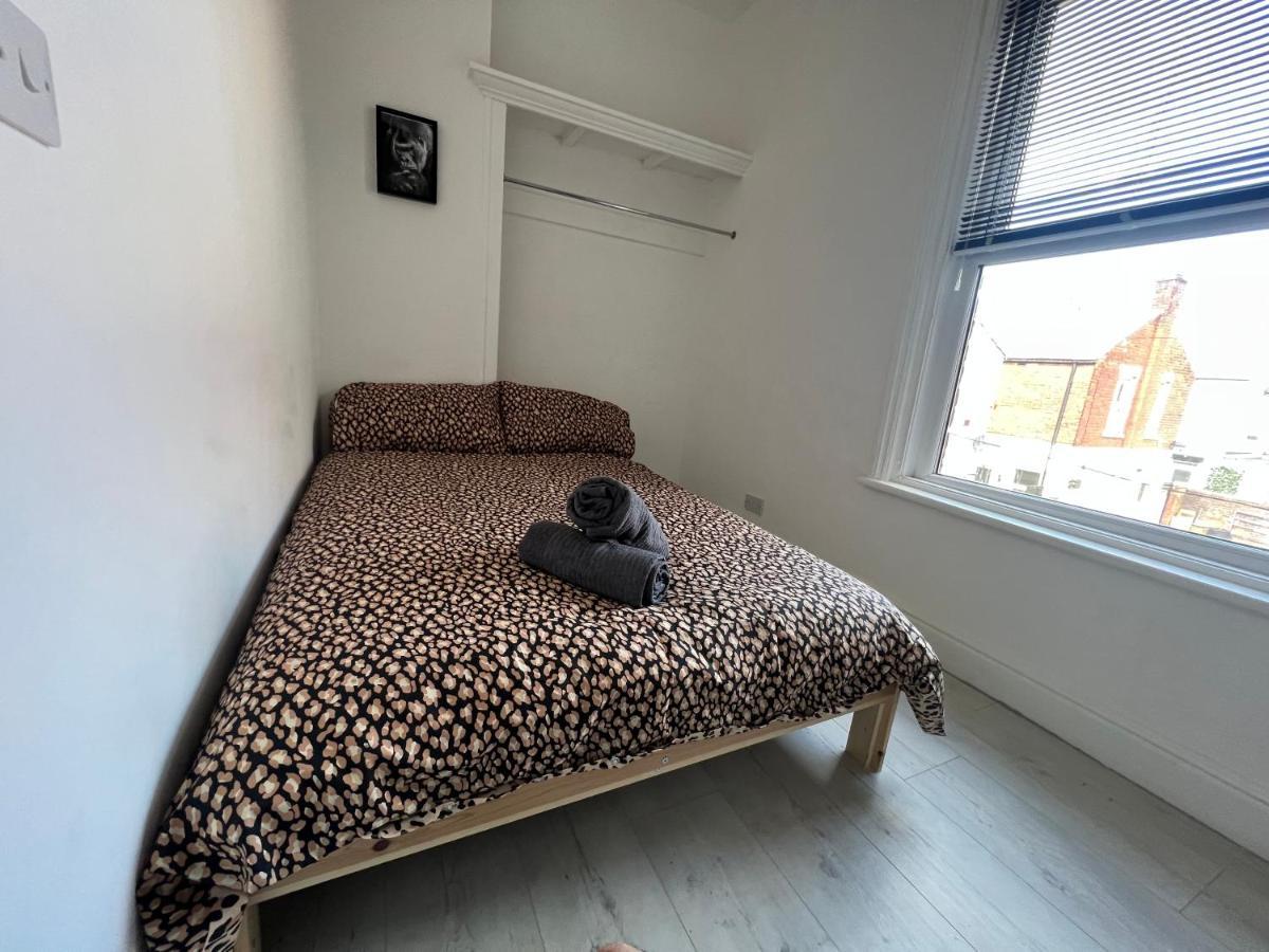 Safari Apartment, Free Parking, 10Min Walk To Blackpool Tower, Sleeps 12 Exterior photo